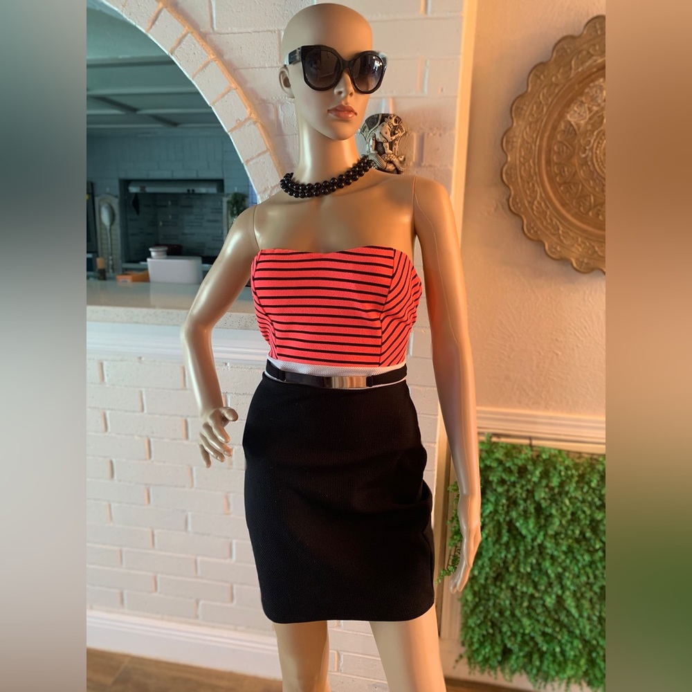 Sleeveless tank dress with gold ornamental belt